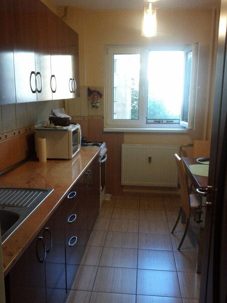 Basarabia, Tina Petre, 2 camere, etaj intermediar, liber de la 10.04.2026